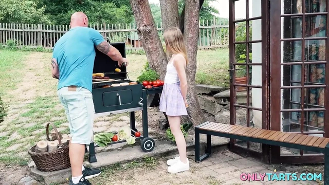 ateşli Yaz Barbekü – Maya ilk Açık Üçlü
